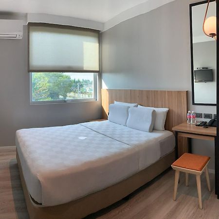 Go Hotels Bacolod Extérieur photo