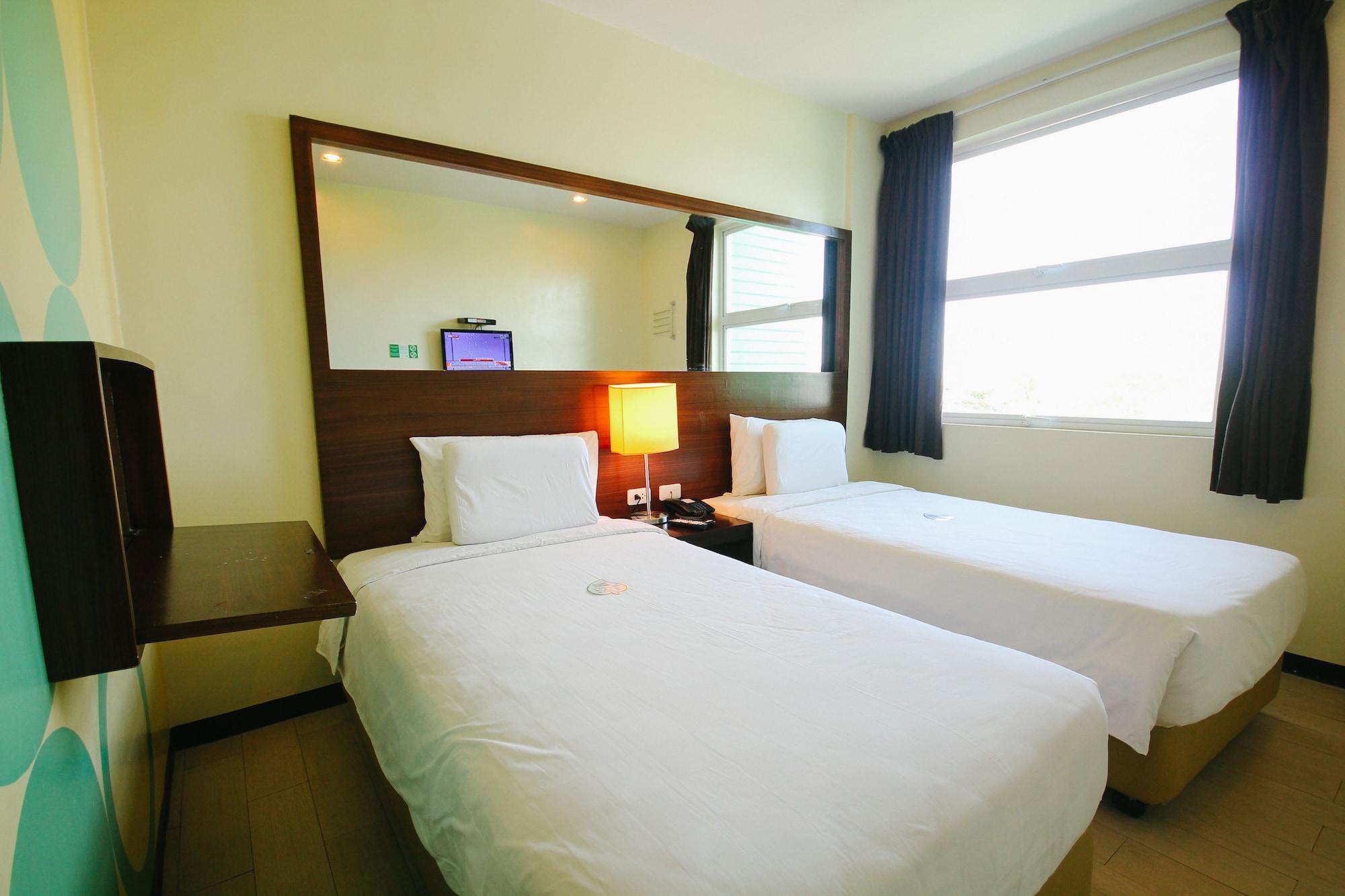 Go Hotels Bacolod Extérieur photo
