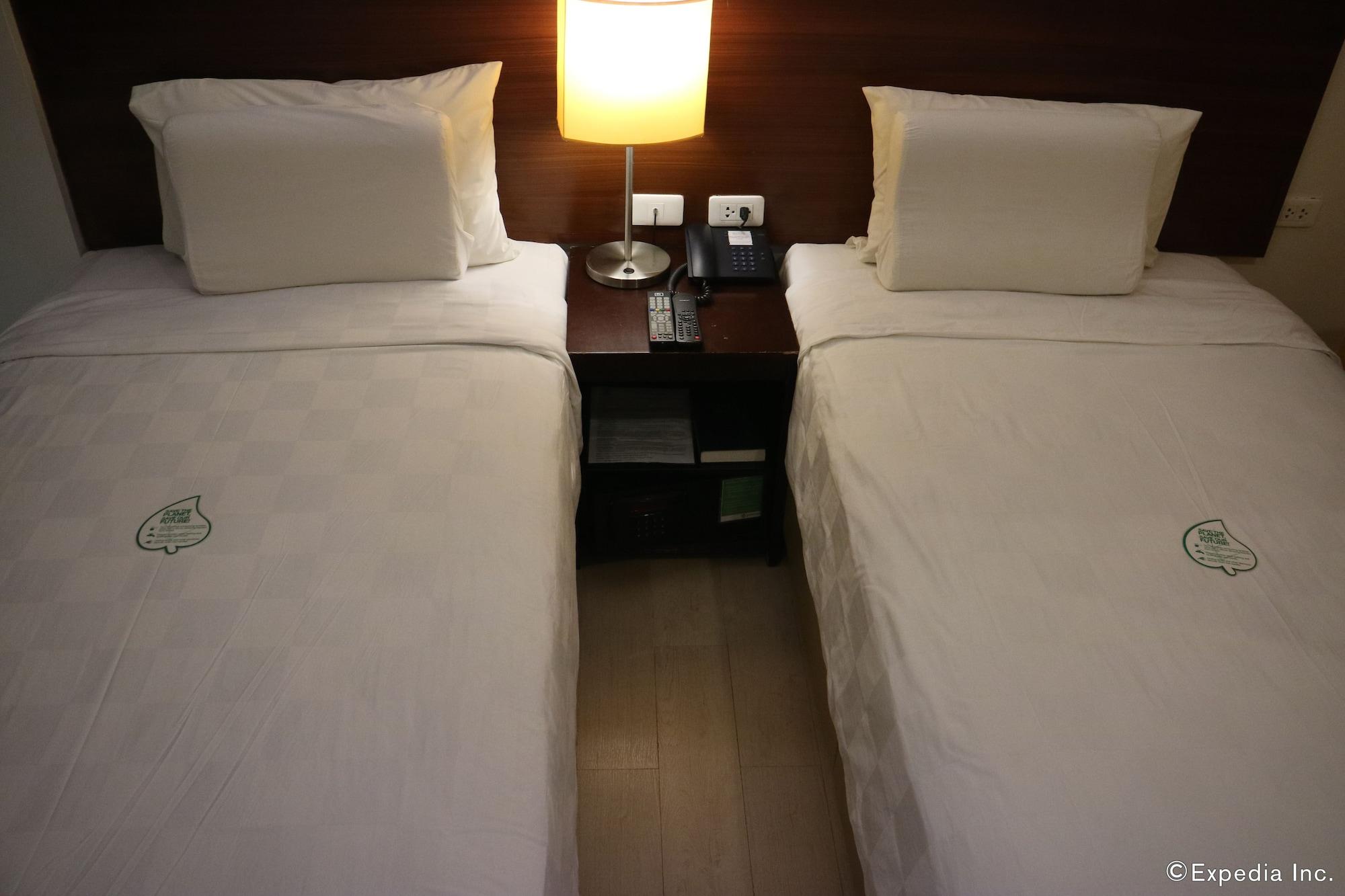 Go Hotels Bacolod Extérieur photo