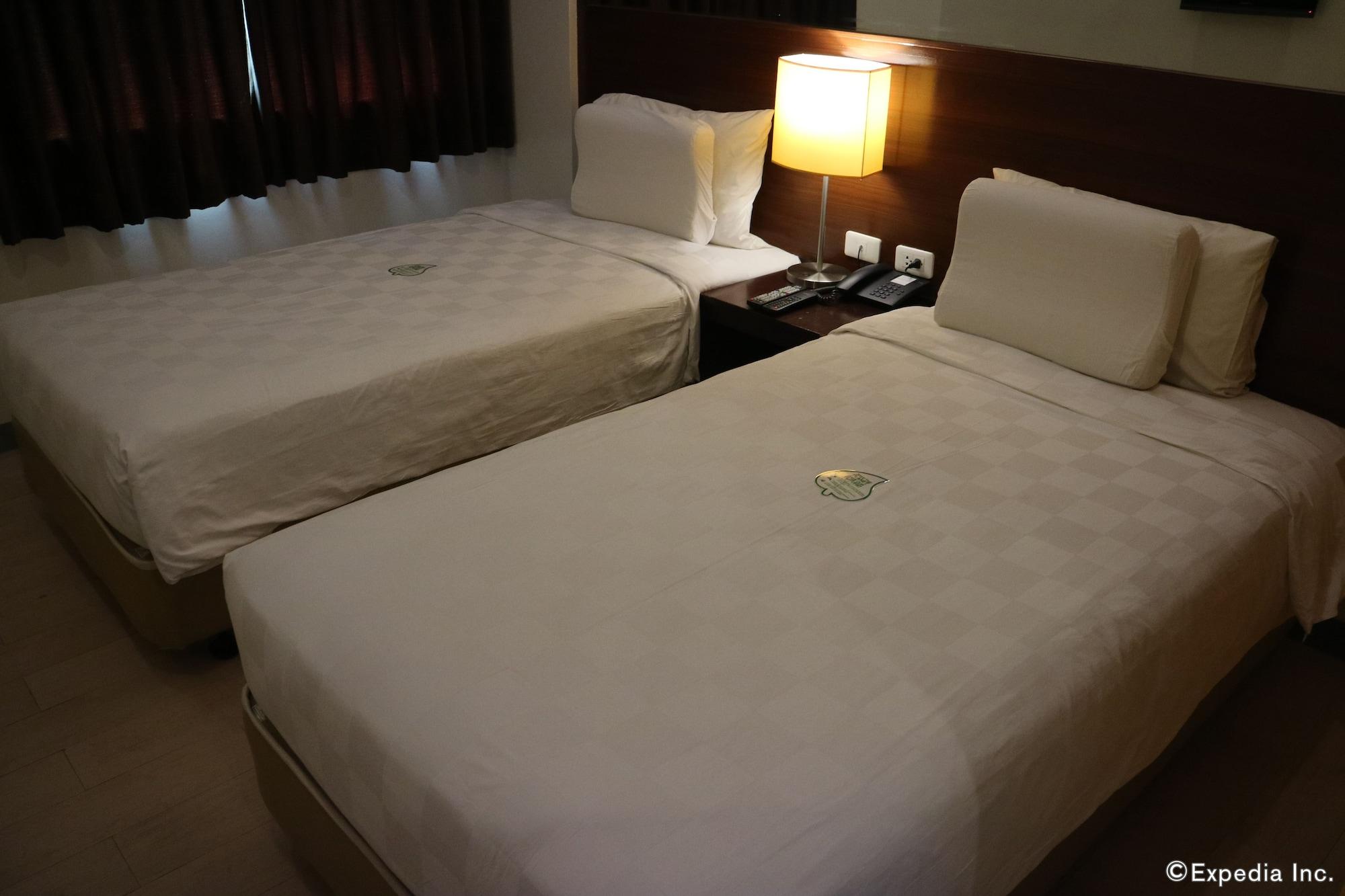 Go Hotels Bacolod Extérieur photo
