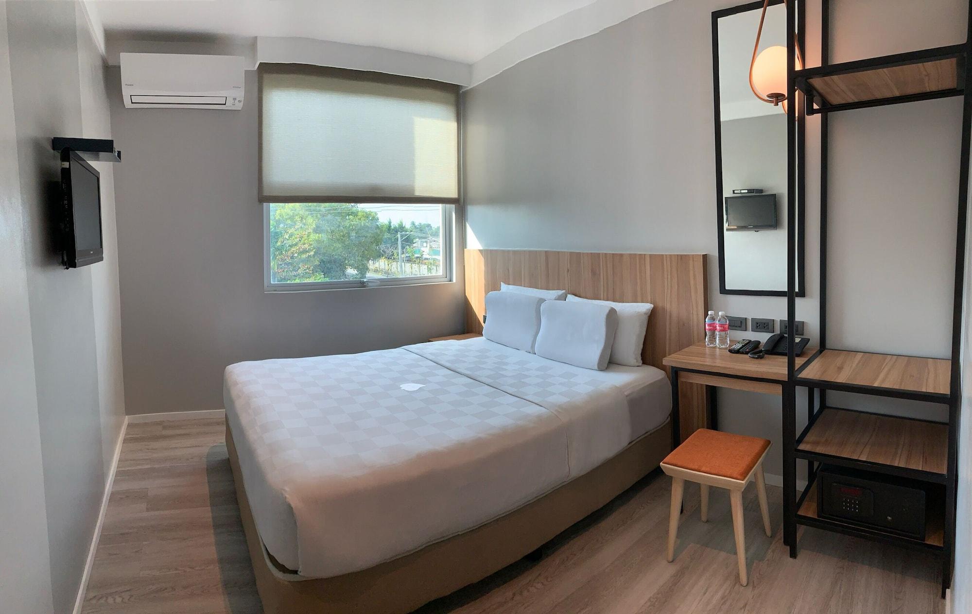 Go Hotels Bacolod Extérieur photo