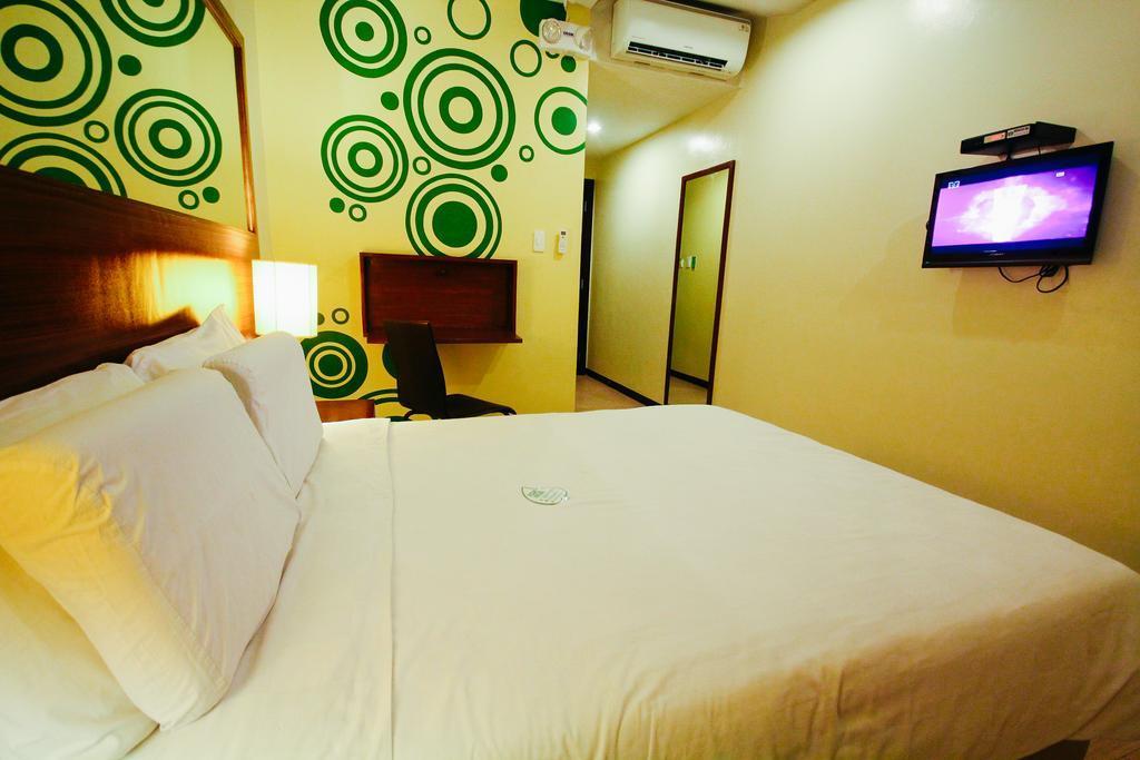 Go Hotels Bacolod Extérieur photo
