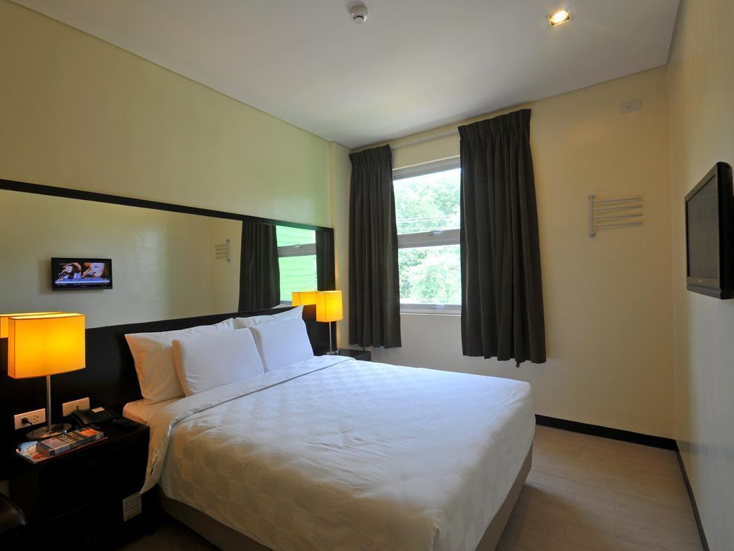 Go Hotels Bacolod Extérieur photo