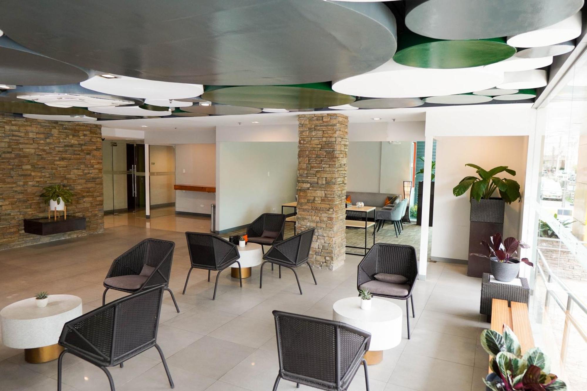 Go Hotels Bacolod Extérieur photo