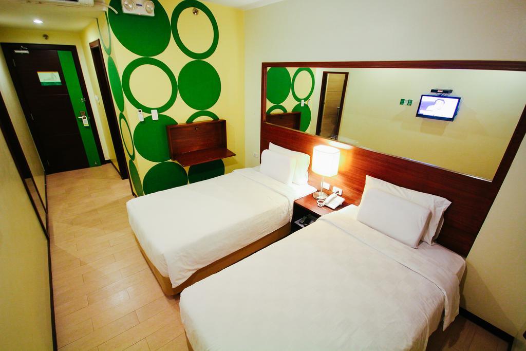 Go Hotels Bacolod Extérieur photo