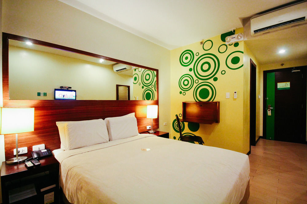 Go Hotels Bacolod Extérieur photo