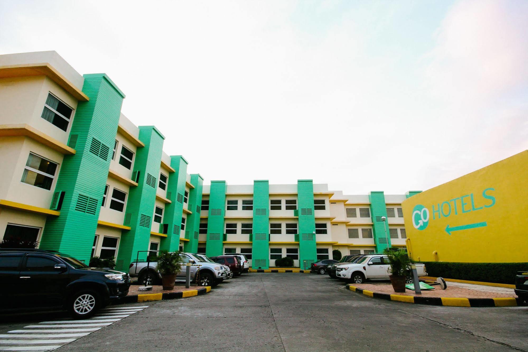 Go Hotels Bacolod Extérieur photo